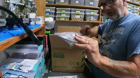 Unboxing of a A&D scales