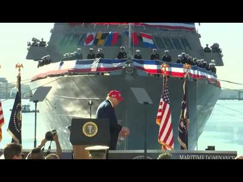 Video Il Presidente Usa balla la Trump Dance sul palco del cantiere navale di Baltimora sulle note di Ymca