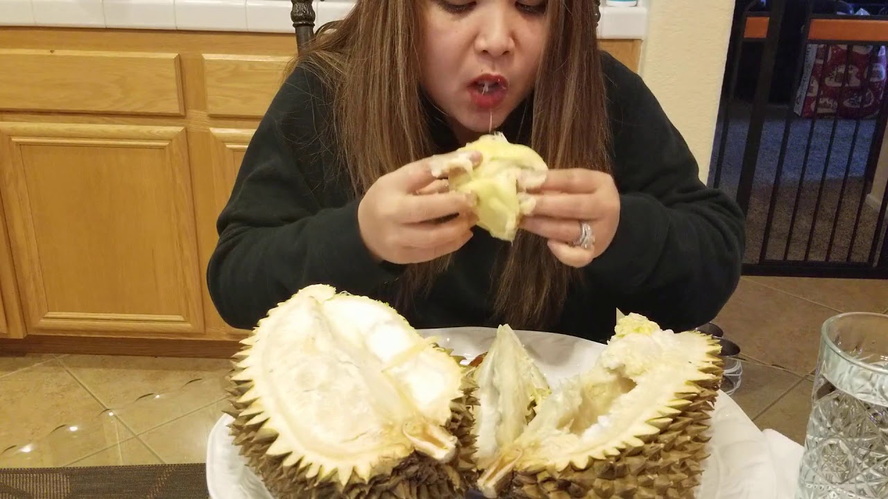 Today I'm Eating delicious DURIAN. Let's eat everyone! YouTube