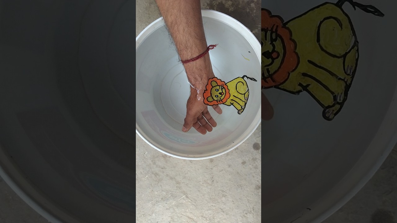 Lion 🦁 Drawing On ✋ hand on water 💦 by flloting 