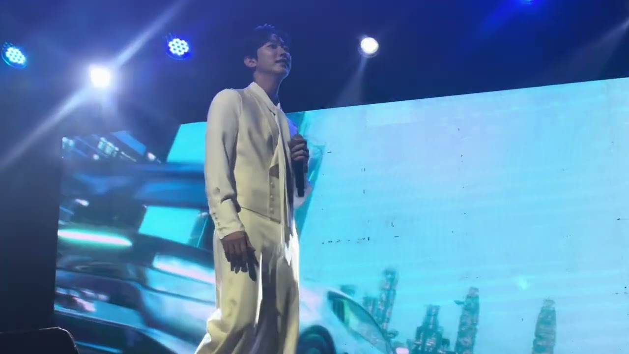 [FANCAM] Jinyoung (B1A4) - I'm into you, I mean Love You | São Paulo/Brazil Happy Together 23022025