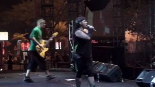 Bagga Bownz in Indonesia, Java Rockin' Land 2009 (complete clip)