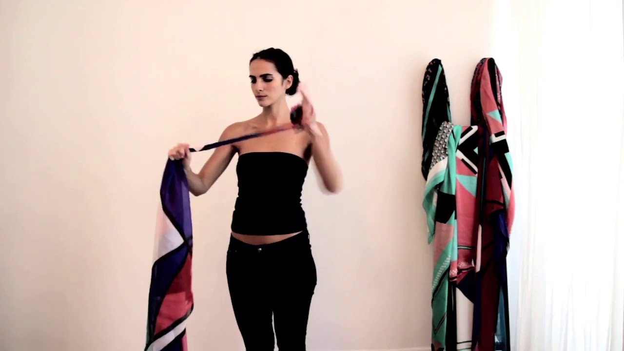 How to wear a scarf - Douka Paris / Comment porter un foulard Douka Paris