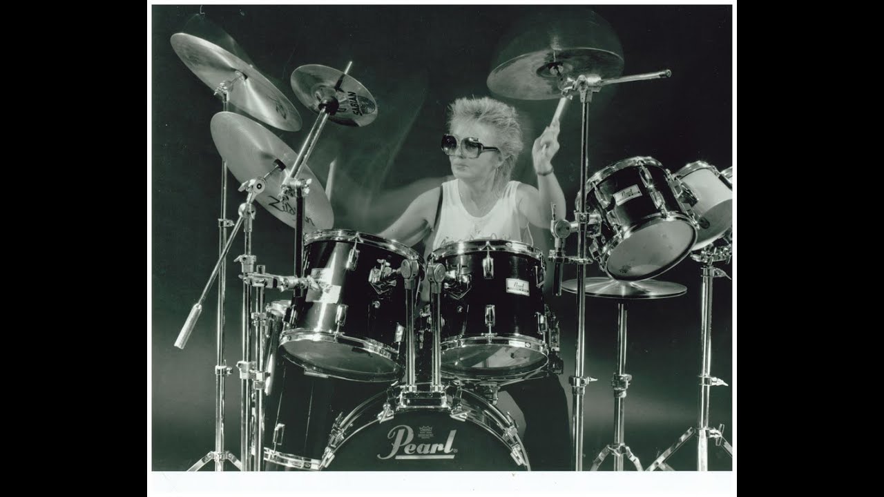 Crissy Lee. Solo Drums.