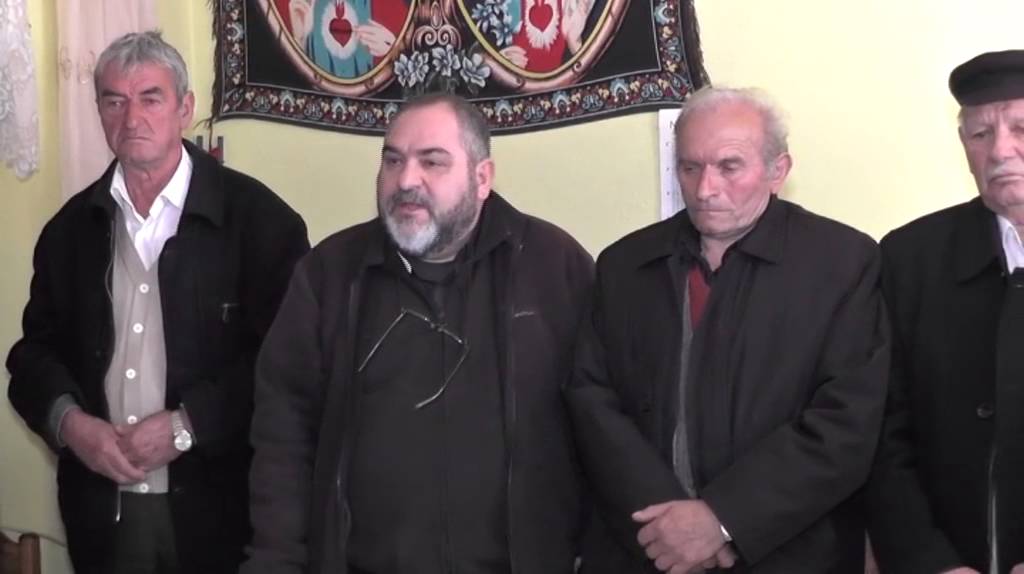 PAJTIM MIDIS DY FAMILJEVE NE KIRAS SHKODER DT 5.12.2015