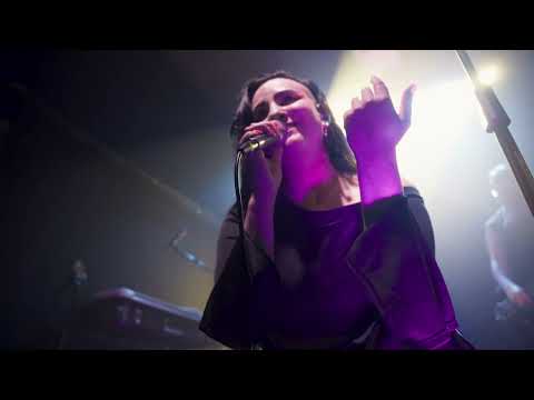 Binzatina - Moth (Live Bar de Rene)