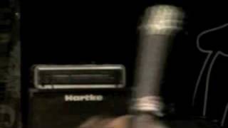 Funny: Failed Bass Guitar