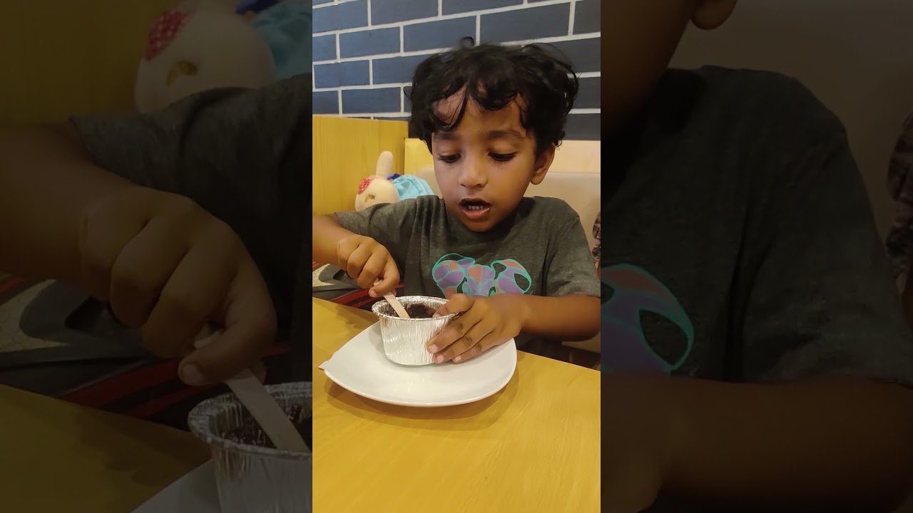 Indulgent Delights: Diyon's Lava Cake Feast at Pizza Hut!