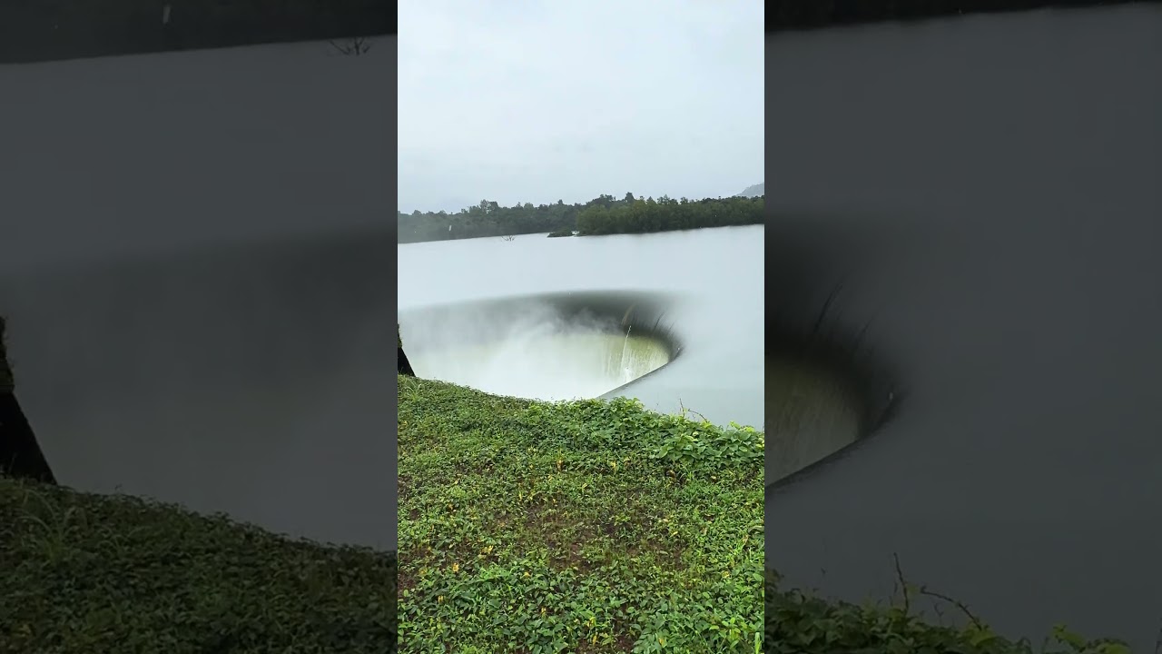 Amazing salaulim Dam close view in rainy seasone 