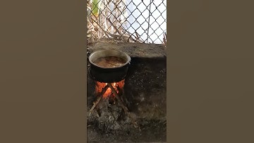 Ai còn nhớ cái bếp củi thần thánh một thời tuổi thơ ở quê?