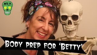 Inside the mortuary - Betty's basic body preparation