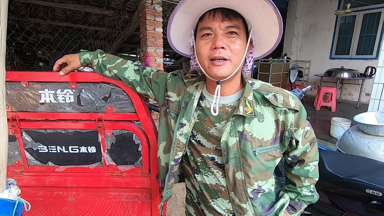 老四看别人一天赚几百块手痒痒，忍不住拿出神器赶海，不服不行