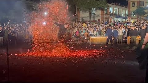 Phong tục nhảy lửa dân tộc dao tiền Khuổi Xoan Lâm Bình Tuyên Quang được tổ chức vào m6 tết hàng năm