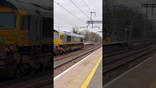 Class 66 speeding through Maidenhead with 3 last minute tones! #trainspotting #class66