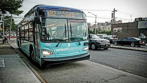 MTA NYCT Bus: 2018 New Flyer Industries XD40 #7667 on the B82 @Flatlands Avenue & Cozine Street