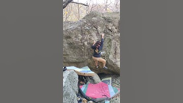 Problem 3 (Boulder 2, Schattental fiume), 6b+. Chironico