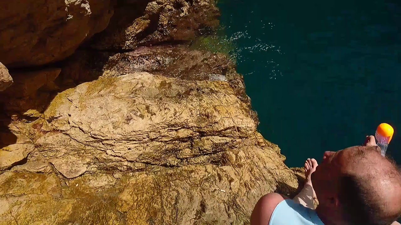 شاطئ المخلد لمن لا يعرفه النظافة و الجمال