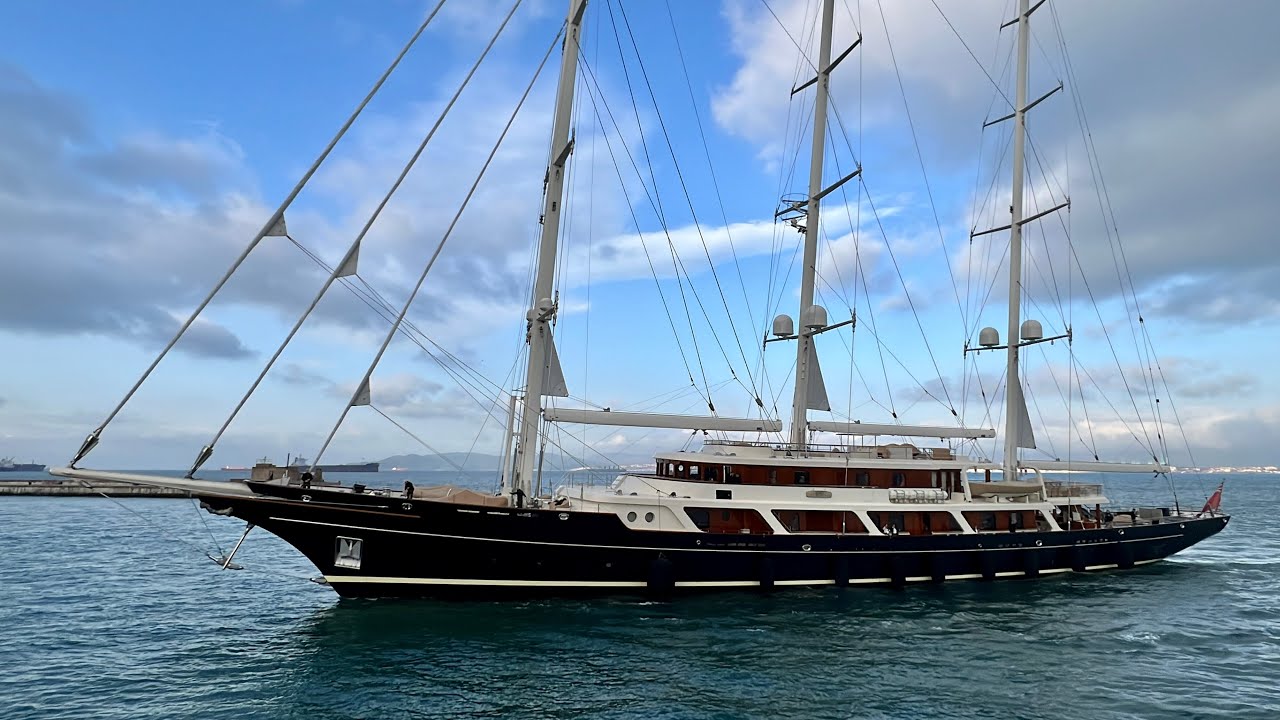 sailing yacht docking