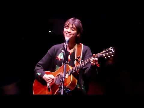 Pomme "Göttingen" (reprise de Barbara) live @ Amphithéâtre 3000 Lyon 17/12/2023