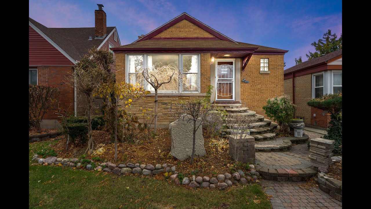 Tour video of listing at 7944 S Trumbull Avenue, Chicago, IL 60652 - Residential for sale