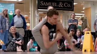 Rubber boy scrolling her body and perform to the public