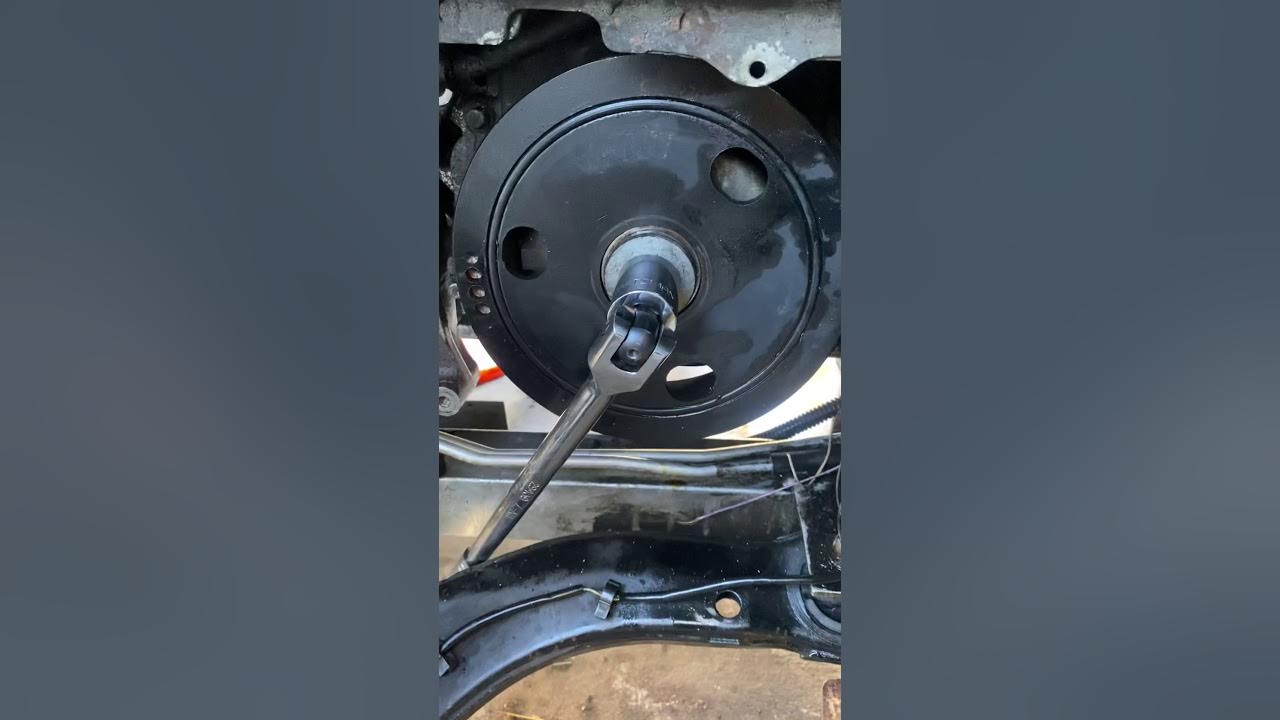 Harmonic Balancer bolt removal without a impact drill tips and tricks
