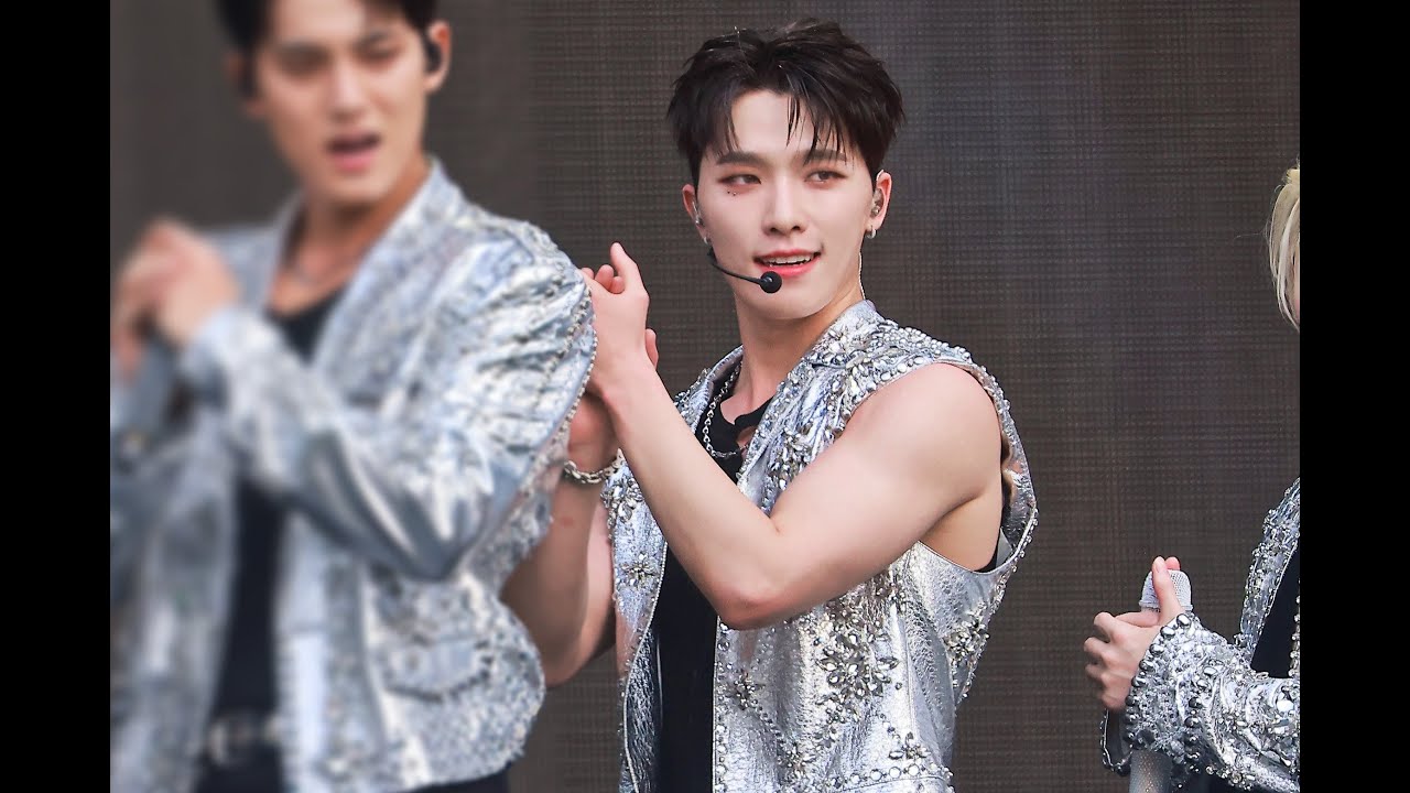 240427 세븐틴 SEVENTEEN TOUR ‘FOLLOW AGAIN’ TO SEOUL -CLAP 박수 디노 DINO 4K focus 직캠