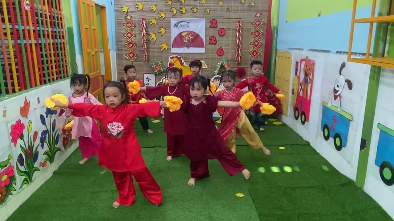 Múa: Chúc Tết mọi nhà