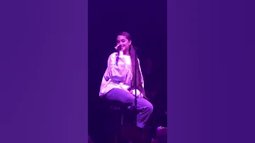 [HD] Ariana Grande - raindrops (an angel cried)  (LIVE Acapella) Sweetener Sessions Chicago
