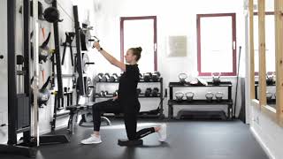 Half Kneeling Contralateral Lat Pull Down