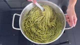 מתכון לפסטה פסטו טבעונית הכול בסיר אחד !