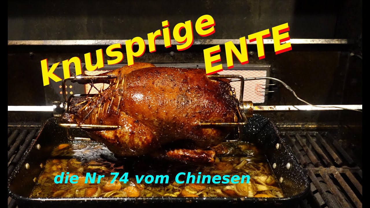 Ente am Drehspieß als Test für das Weihnachtsessen - außen knusprig innen mit Apfel Orange Füllung