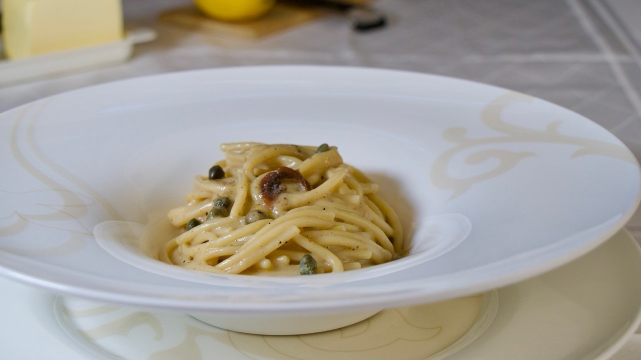 Spaghetti con Burro e Alici