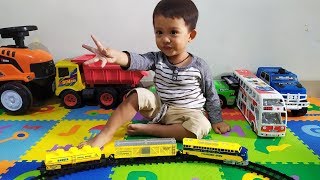 MAINAN KERETA API TERBARU - GAVIN BERMAIN KERETA-KERETAAN - UNBOXING KERETA MAINAN