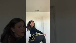 جيت الم المنهج بس ماريا زكريا لمتنا  رقص سمعها