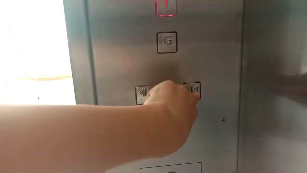 ( lift 4)( retake 3) 2 another fujitec elevators at New aeon mall Ipoh station 18