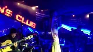 Yıldız Tilbe Kafam Hafif Dumanlı Bursa Akıns Club