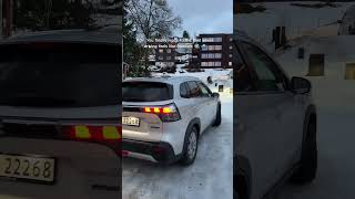 Would you choose public transport or a self-drive in freezing winter? ❄️🚙 🇳🇴 @AvisIndiaCarRental