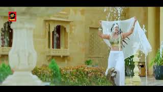 DINWE ME CHANDA UGAL BARE CHHAT PAR URATA SAPANA KE RATH PAR.