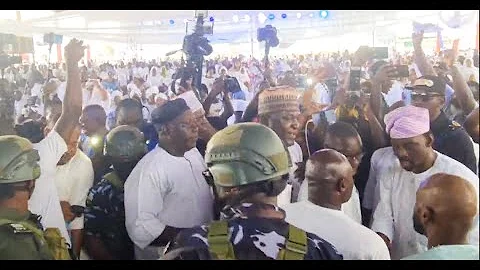 Watch How K1 De Ultimate Consoles Pasuma at His Mother's Burial / 8-Day Fidau