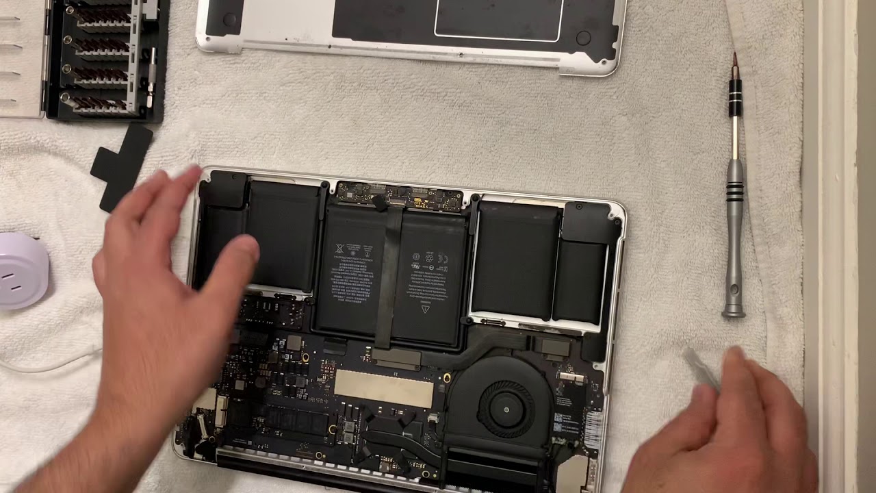 MacBook Pro A1502 13” year 2015 water spill easy fix - YouTube