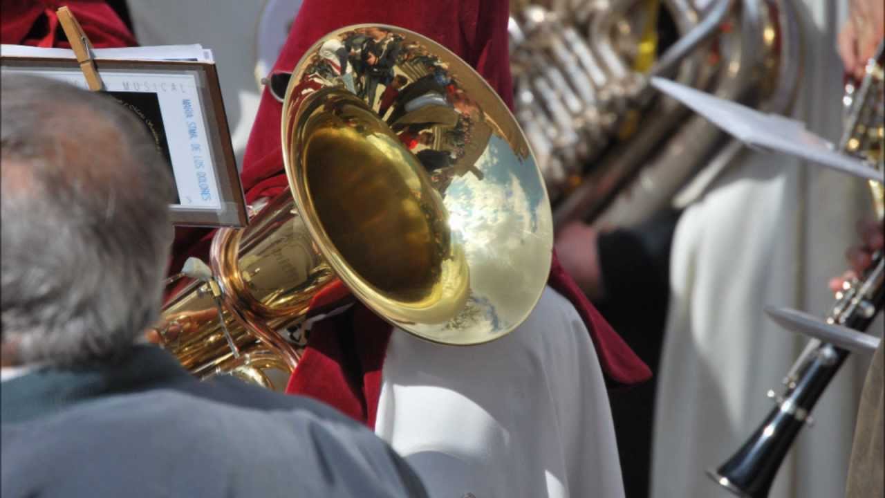 banda cabecera Rescate Linares 2012. Fotos y musica en directo Cruz Trinitaria.wmv