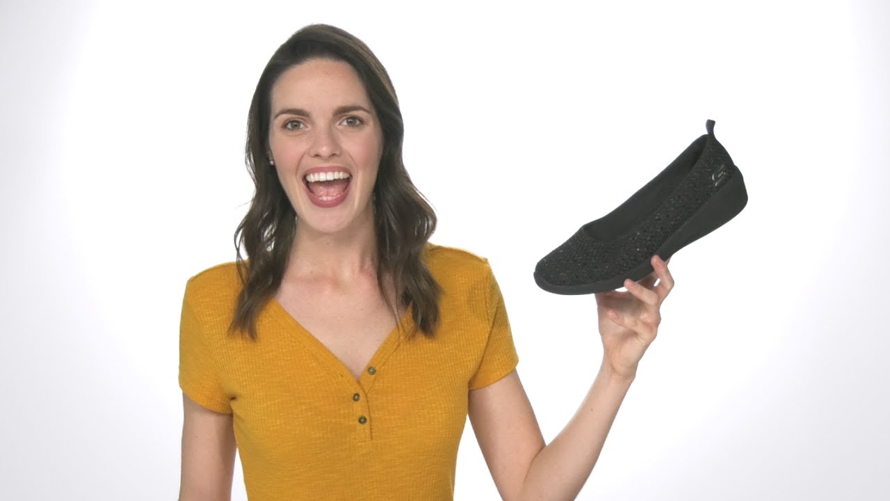 arya skechers
