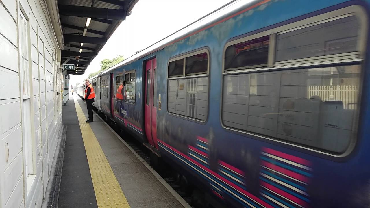 Thameslink 319 452 leaves Three Bridges 3 September