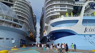 Meeting.. Wonder and Icon of the Seas 2 largest ships