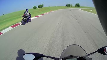 Being smooth in a double apex corner