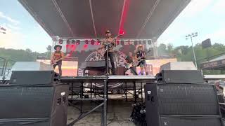 Chris Janson Redneck Life w/ guest guitarist