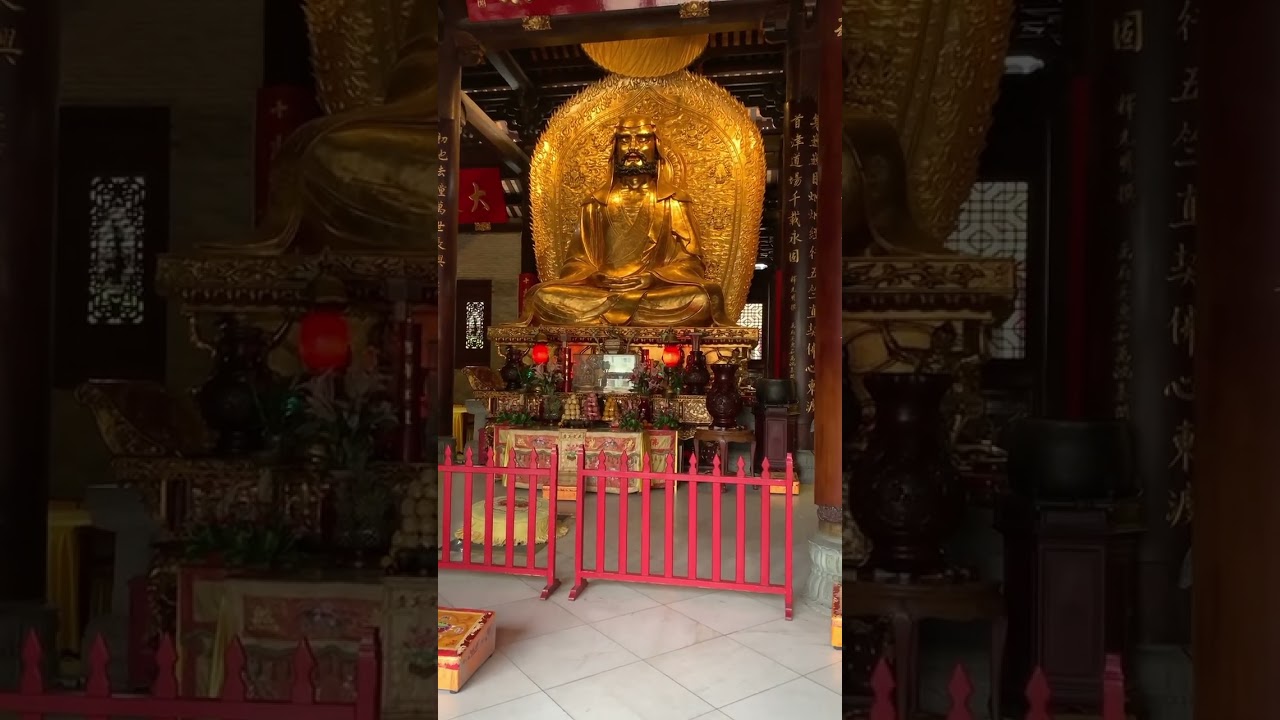 Bodhidharma/ Damo ( in Chinese) , Hualin temple , guangzhou