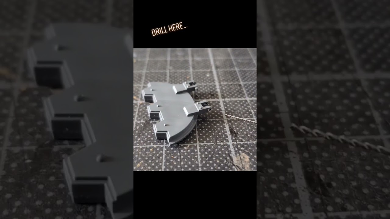 How to make the side hatches open on a Deimos Pattern Rhino.