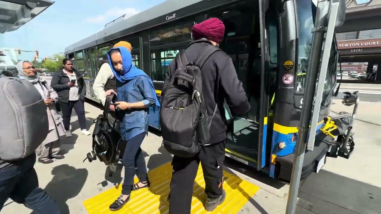 ਸੱਟ ਲੱਗੀ ਦਵਾਈ ਮਿਲੀ ਨੀ ਬੱਸ ਤੇ ਕੁਝ ਸਫ਼ਰ ਤੁਰਕੇ ਗੱਲਾਂ ਕਰਦਾ ਘਰ ਨੂੰ ਅ ਗਿਆ@PUNJABITRAVELCOUPLE